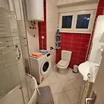 Апартаменты With Balcony Red Rose *