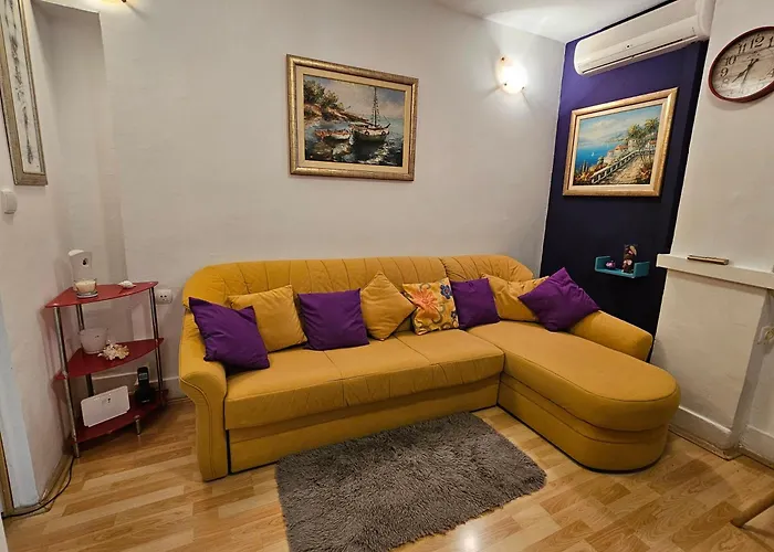 Apartament With Balcony Red Rose Split