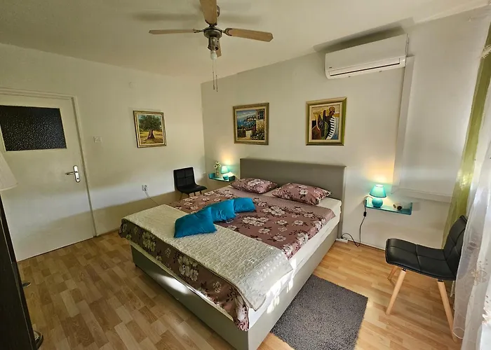 With Balcony Red Rose Apartament