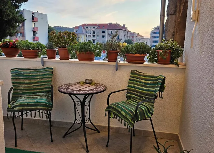 Apartament With Balcony Red Rose Split