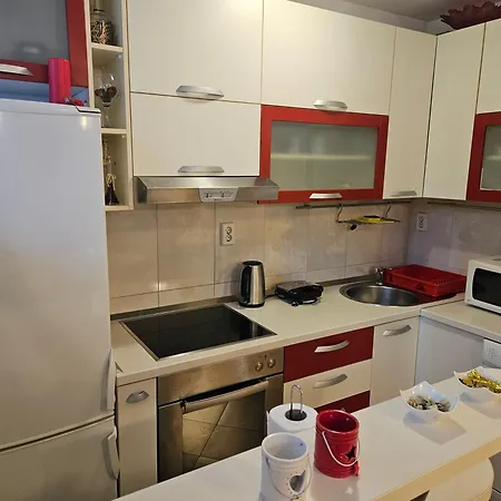 شقة With Balcony Red Rose سبليت