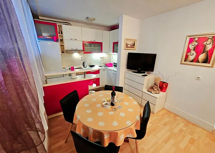 With Balcony Red Rose سبليت