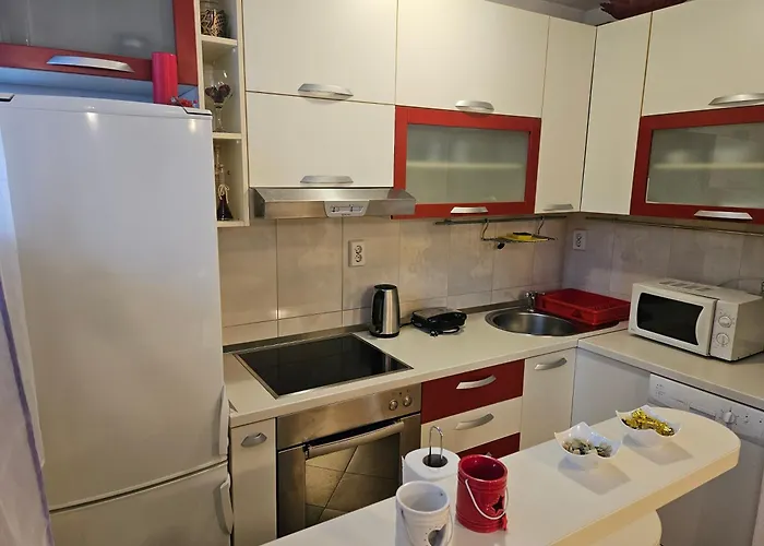 Apartment With Balcony Red Rose Split
