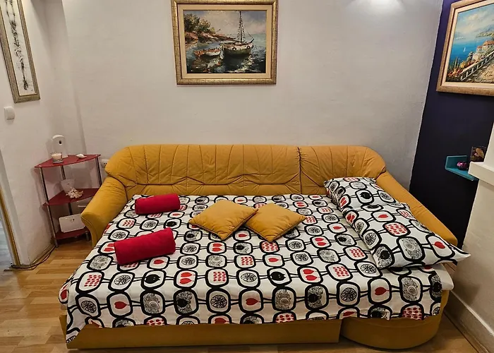 With Balcony Red Rose * سبليت