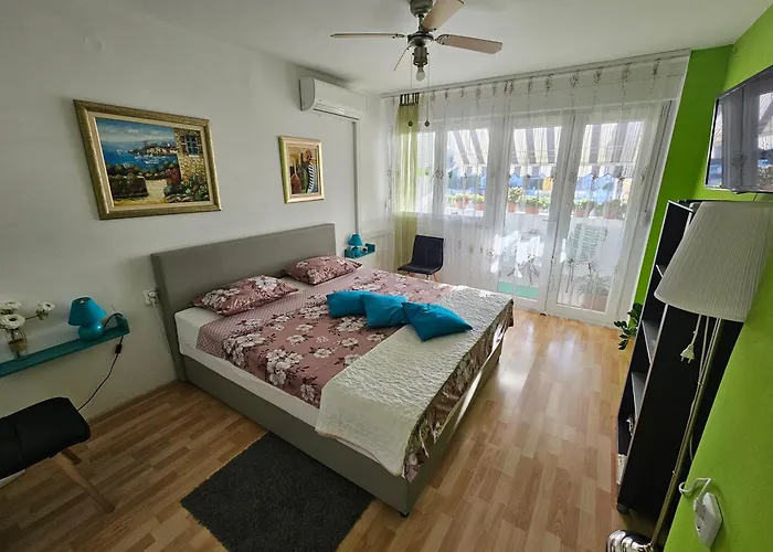 With Balcony Red Rose * سبليت